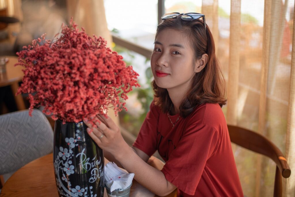 Date Chinese Women: How to Flirt at Work
